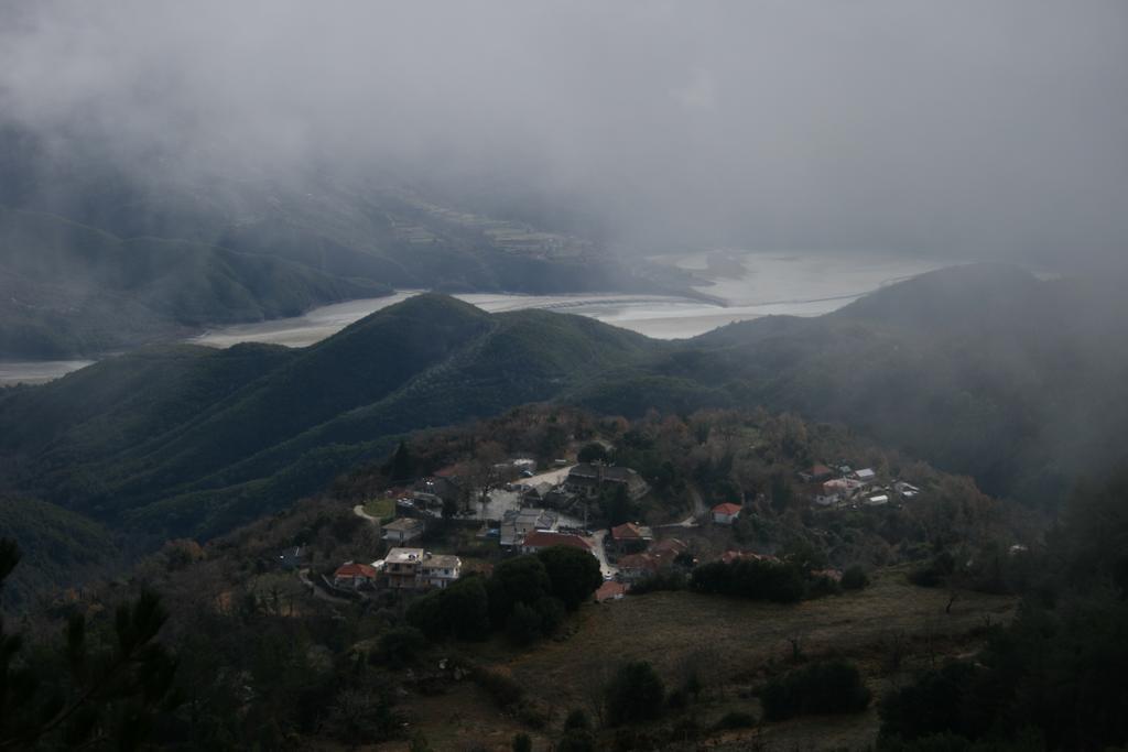 Nisista Lodge Mountain View Rodavgi المظهر الخارجي الصورة
